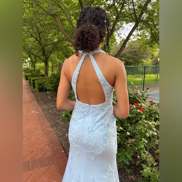 Light Blue Faviana Prom Dress Size 6 - Picture 3 of 3